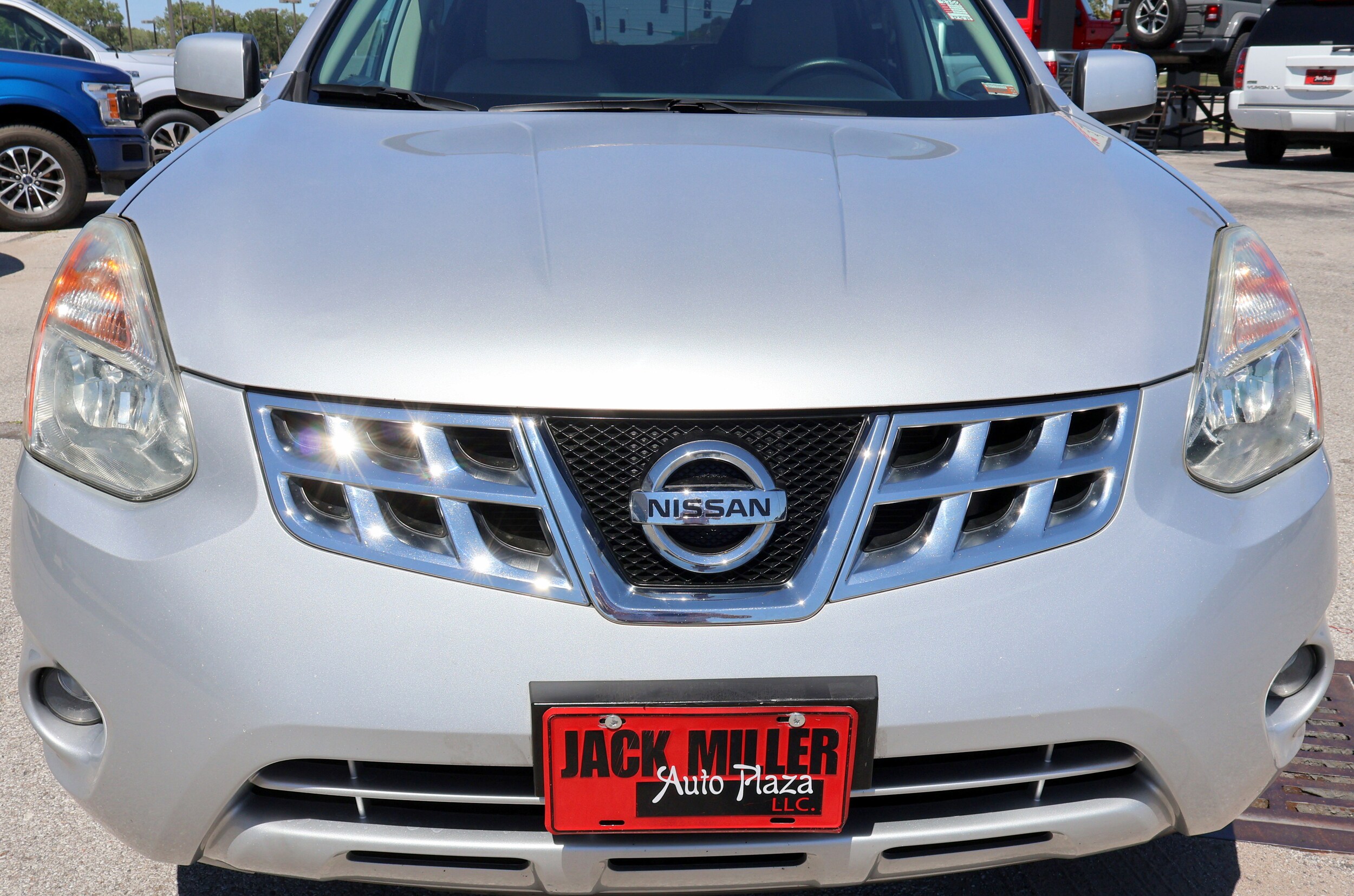 2013 Nissan Rogue S photo 2