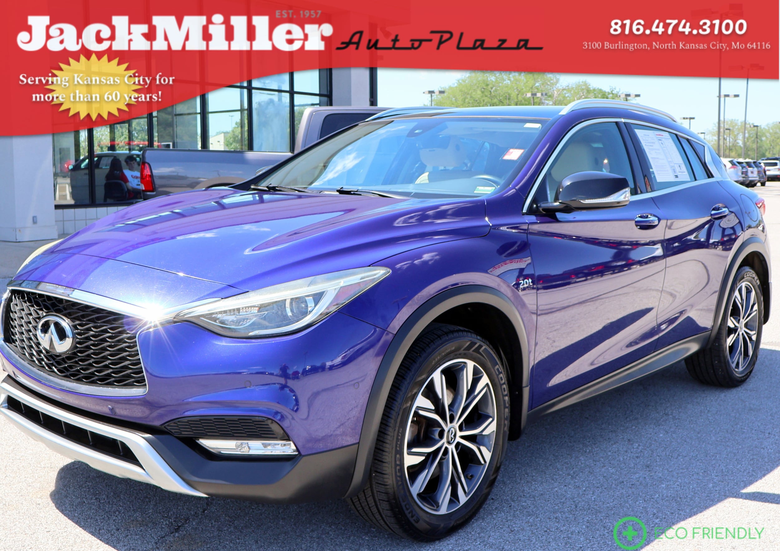 2017 INFINITI QX30 Premium AWD's photo