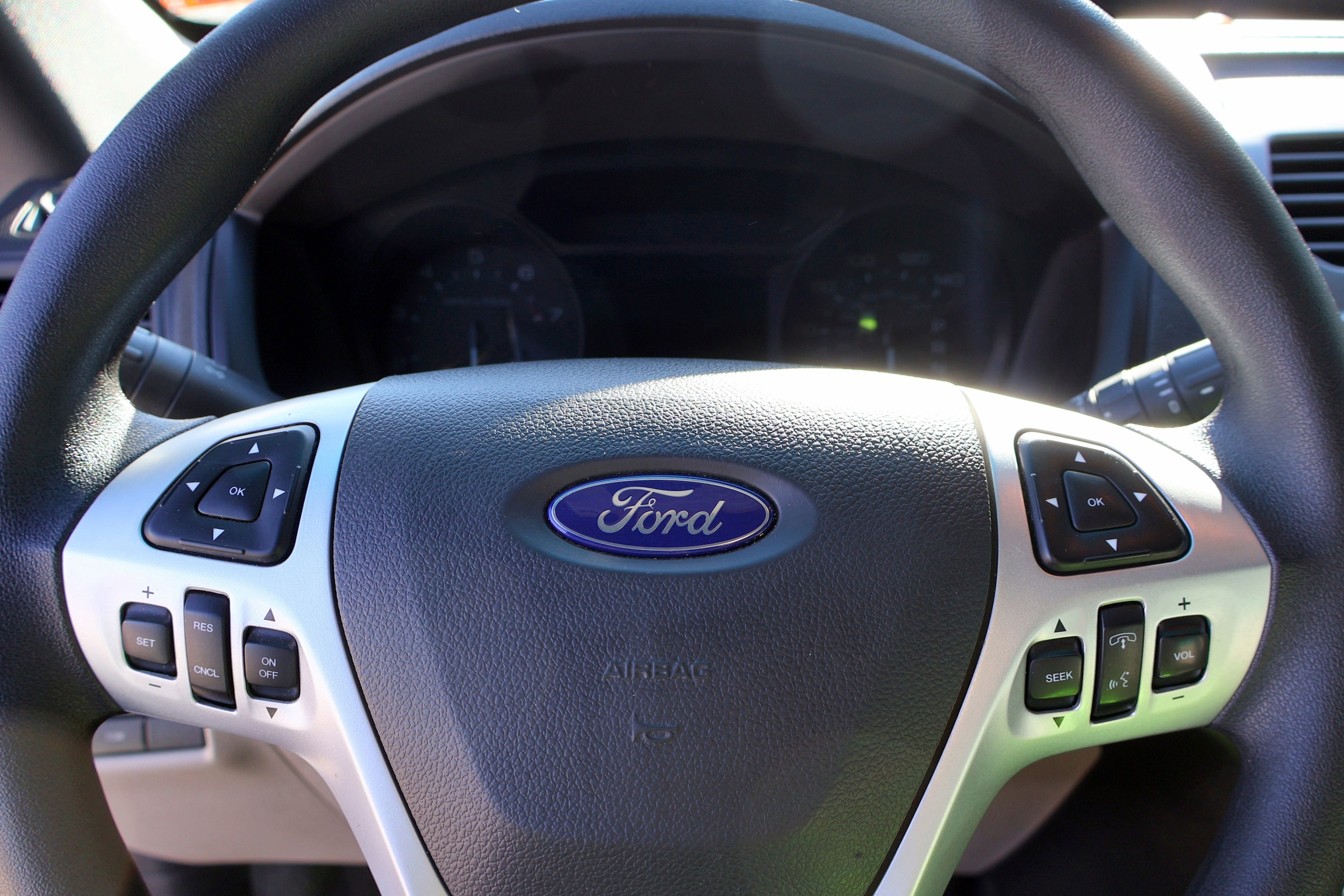 2015 Ford Explorer Base - Photo 15