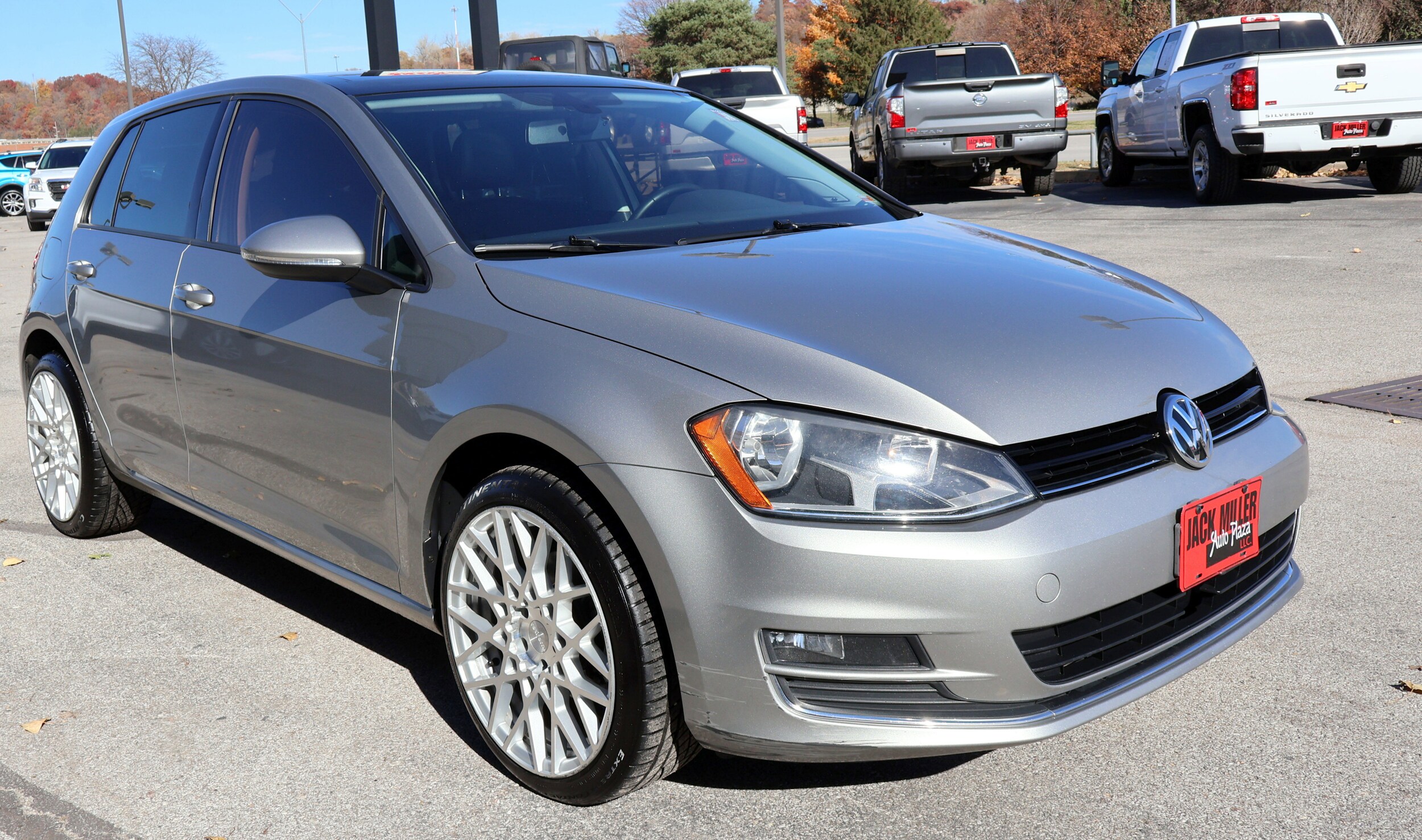 2017 Volkswagen Golf TSI SEL photo 3