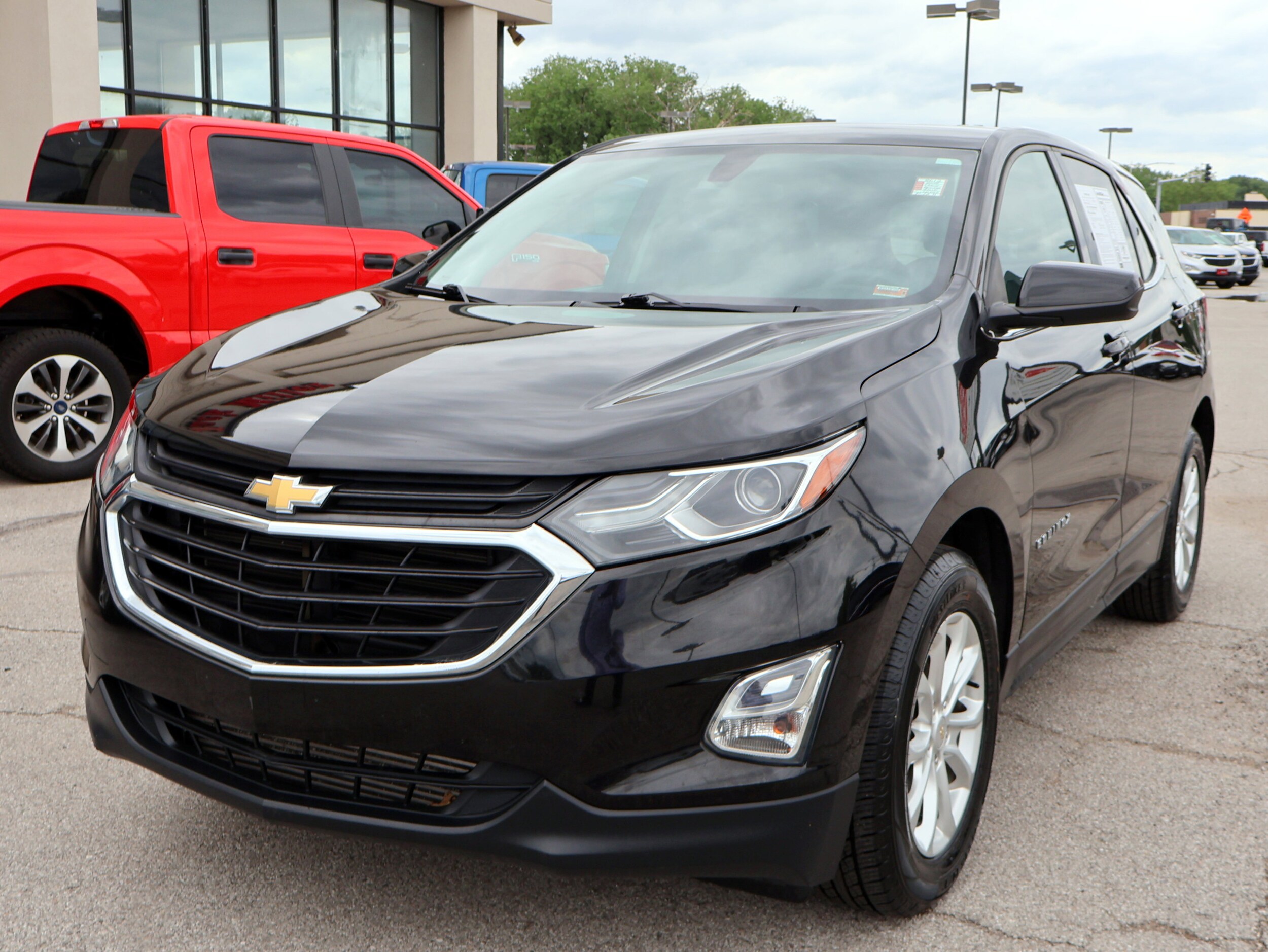 2018 Chevrolet Equinox photo 2