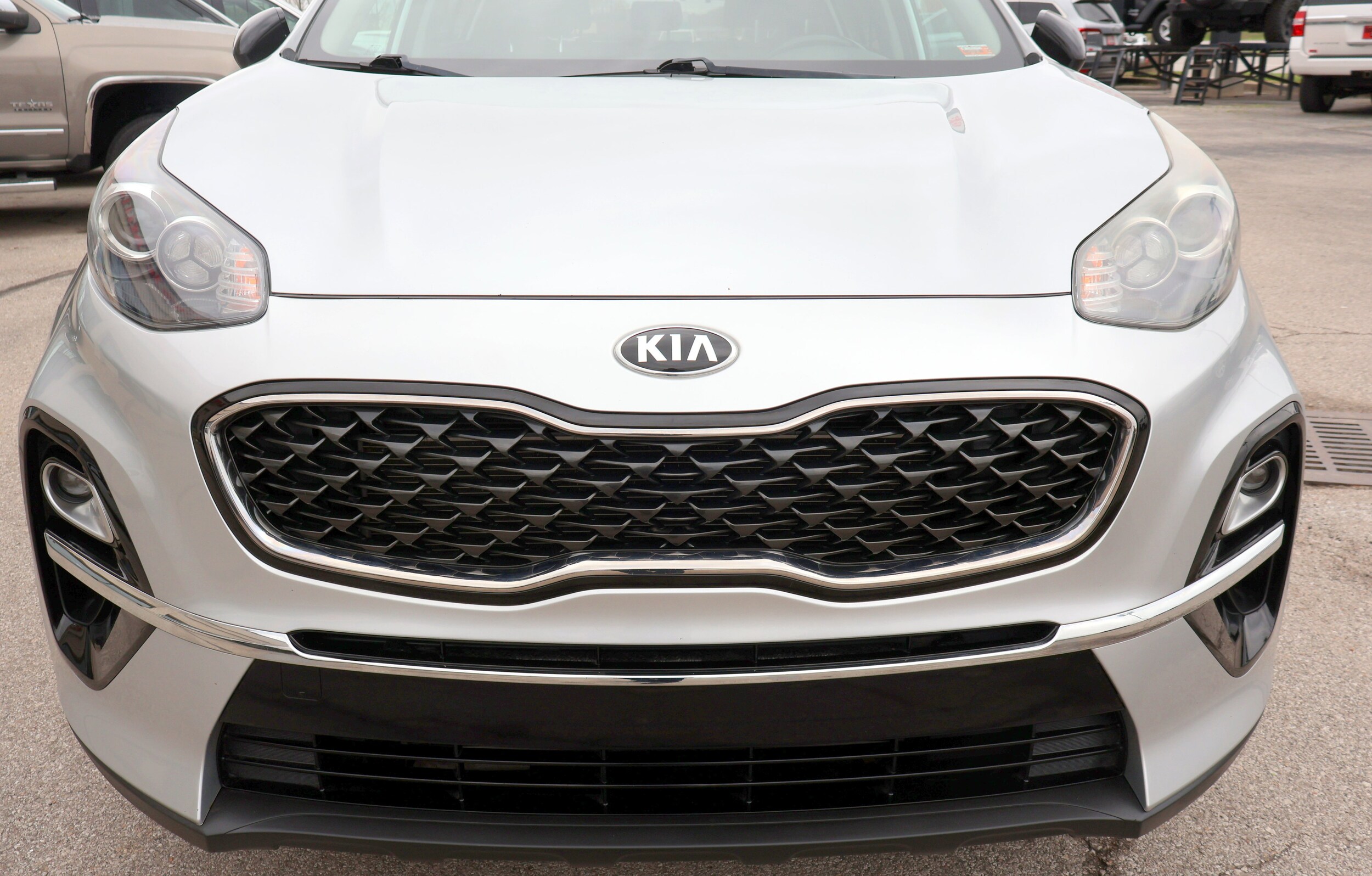 2020 Kia Sportage EX photo 2