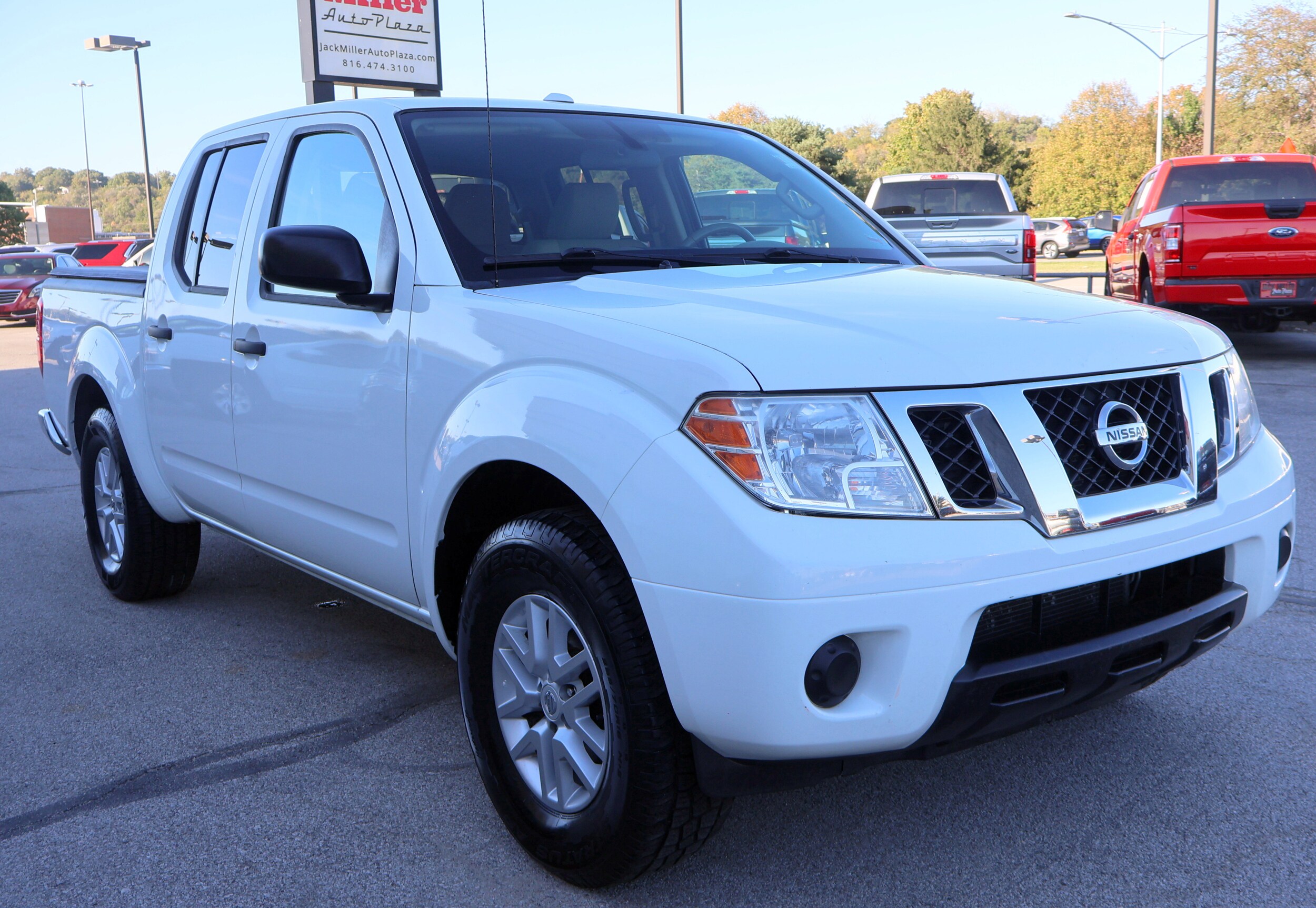 2017 Nissan Frontier SV photo 3
