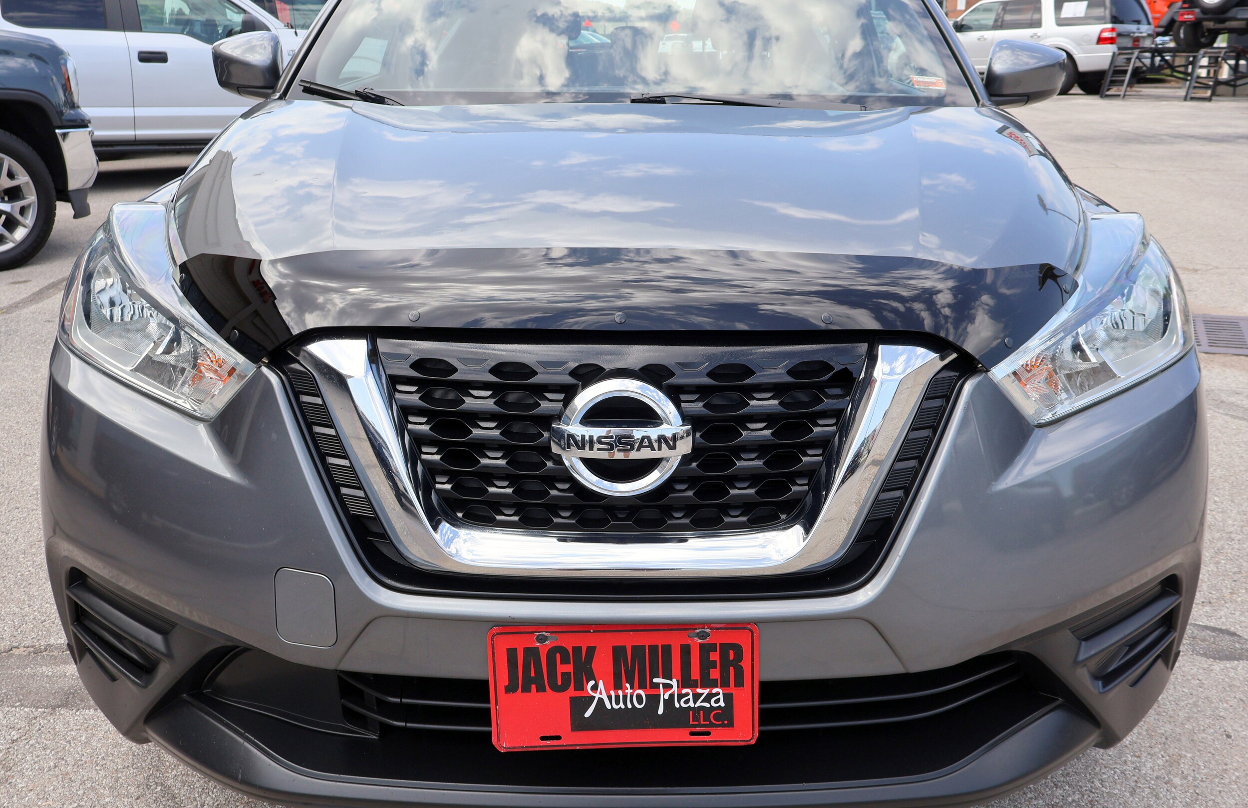 2019 Nissan Kicks SV photo 2