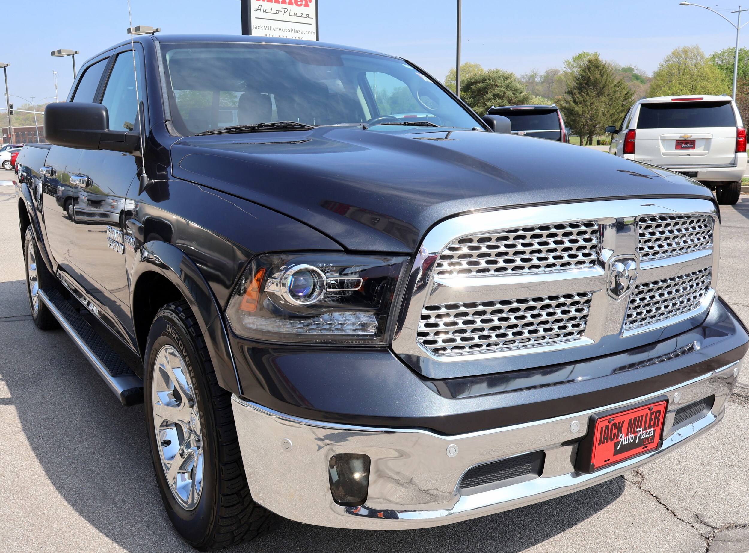 2018 Ram 1500 Laramie photo 3