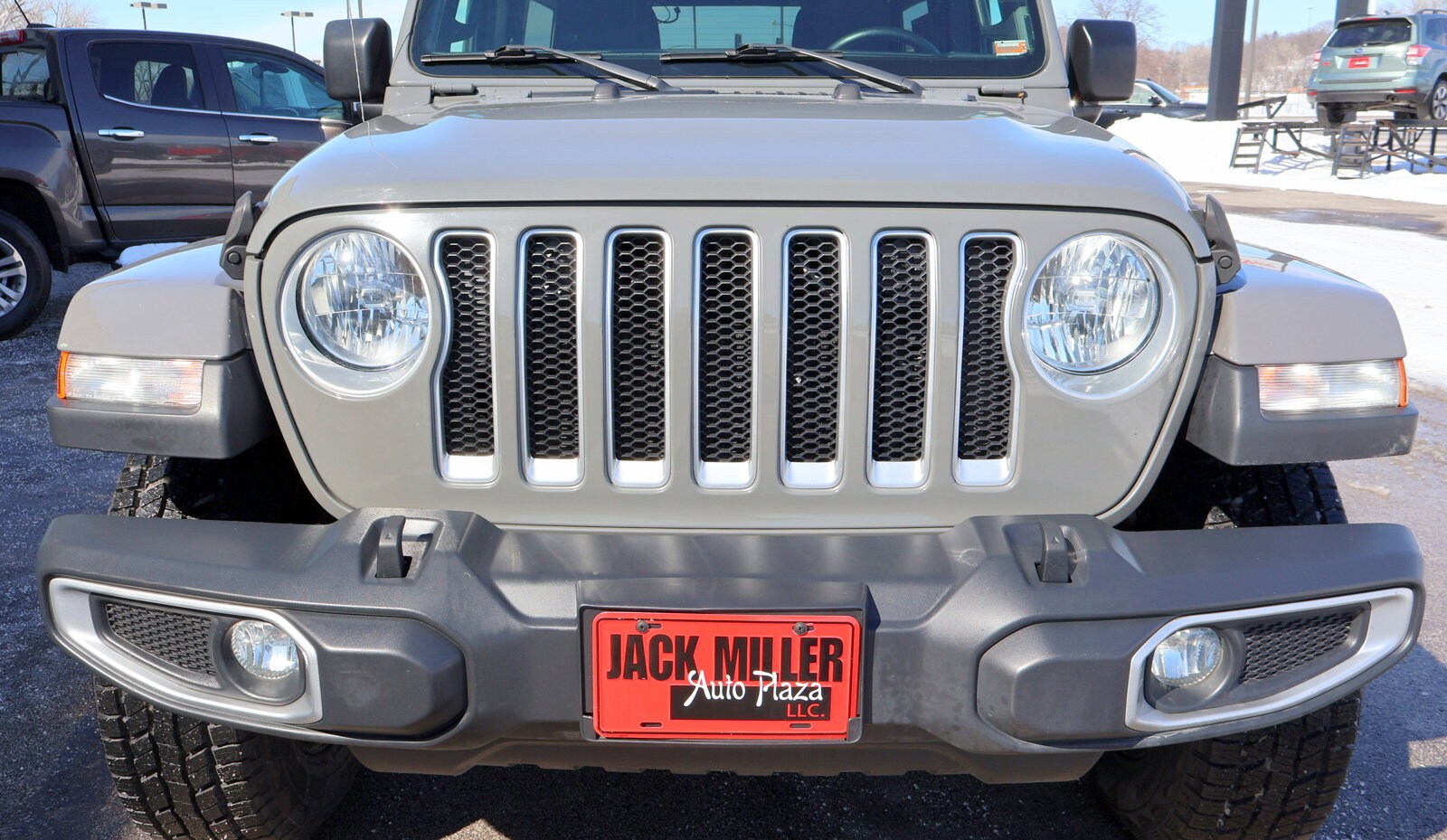 2018 Jeep Wrangler Unlimited Sahara photo 2