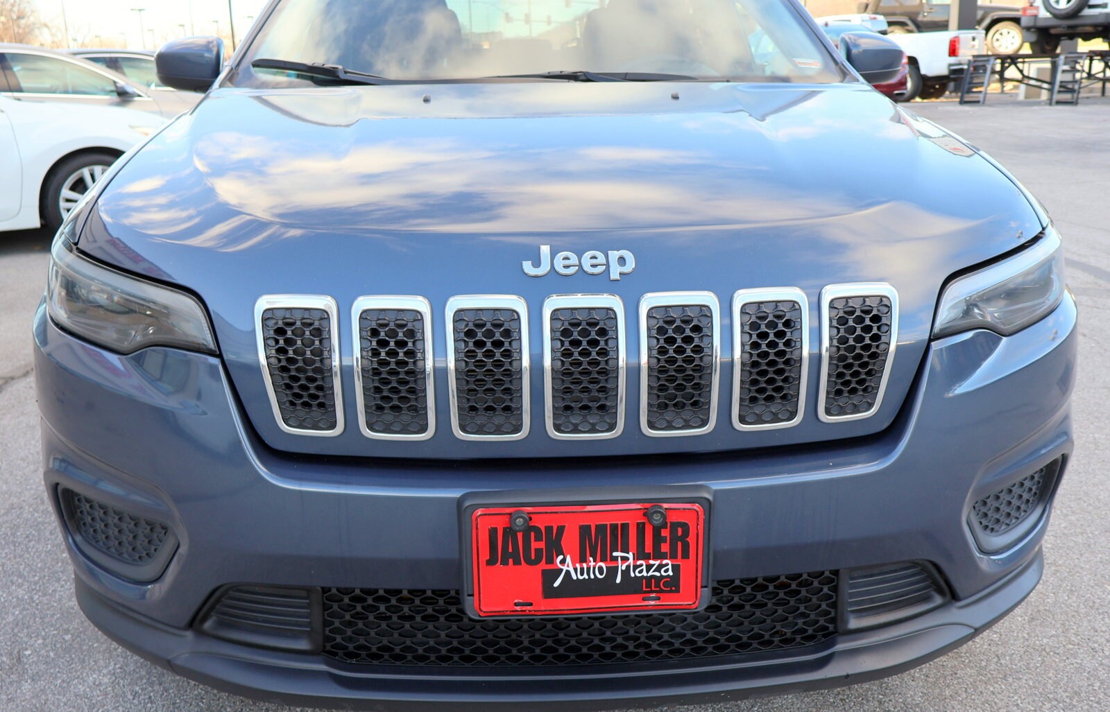2020 Jeep Cherokee Latitude photo 2