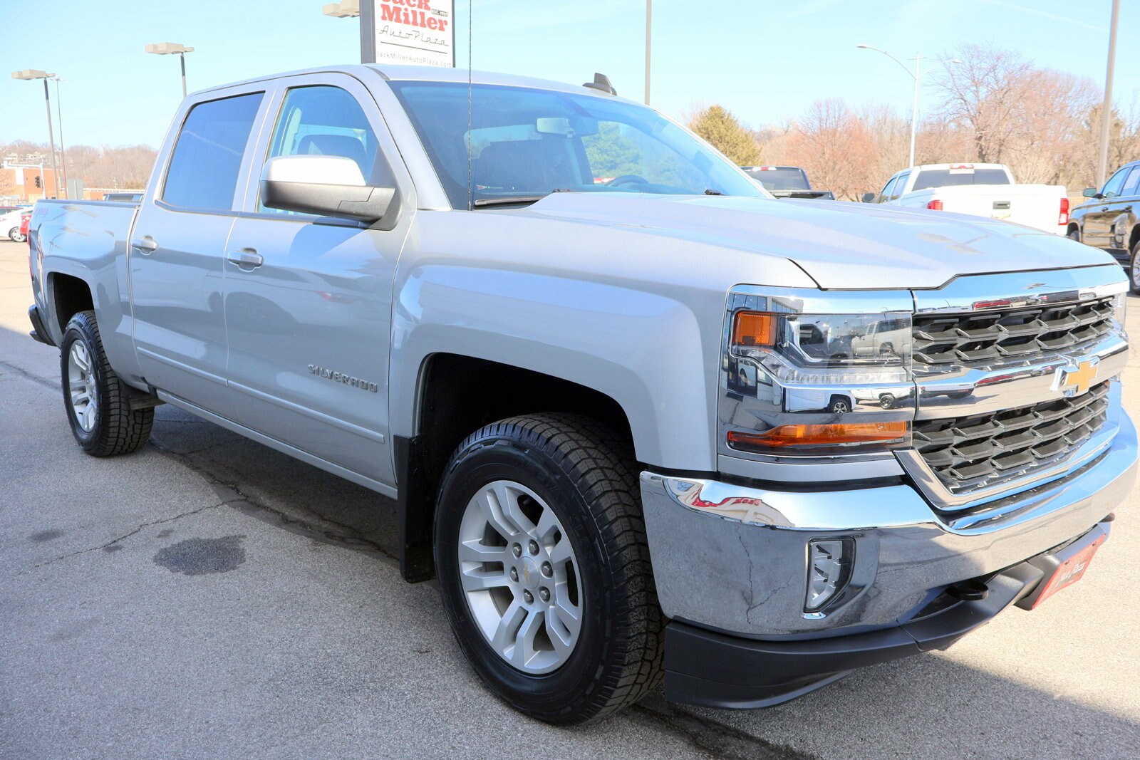 2018 Chevrolet Silverado 1500 photo 3