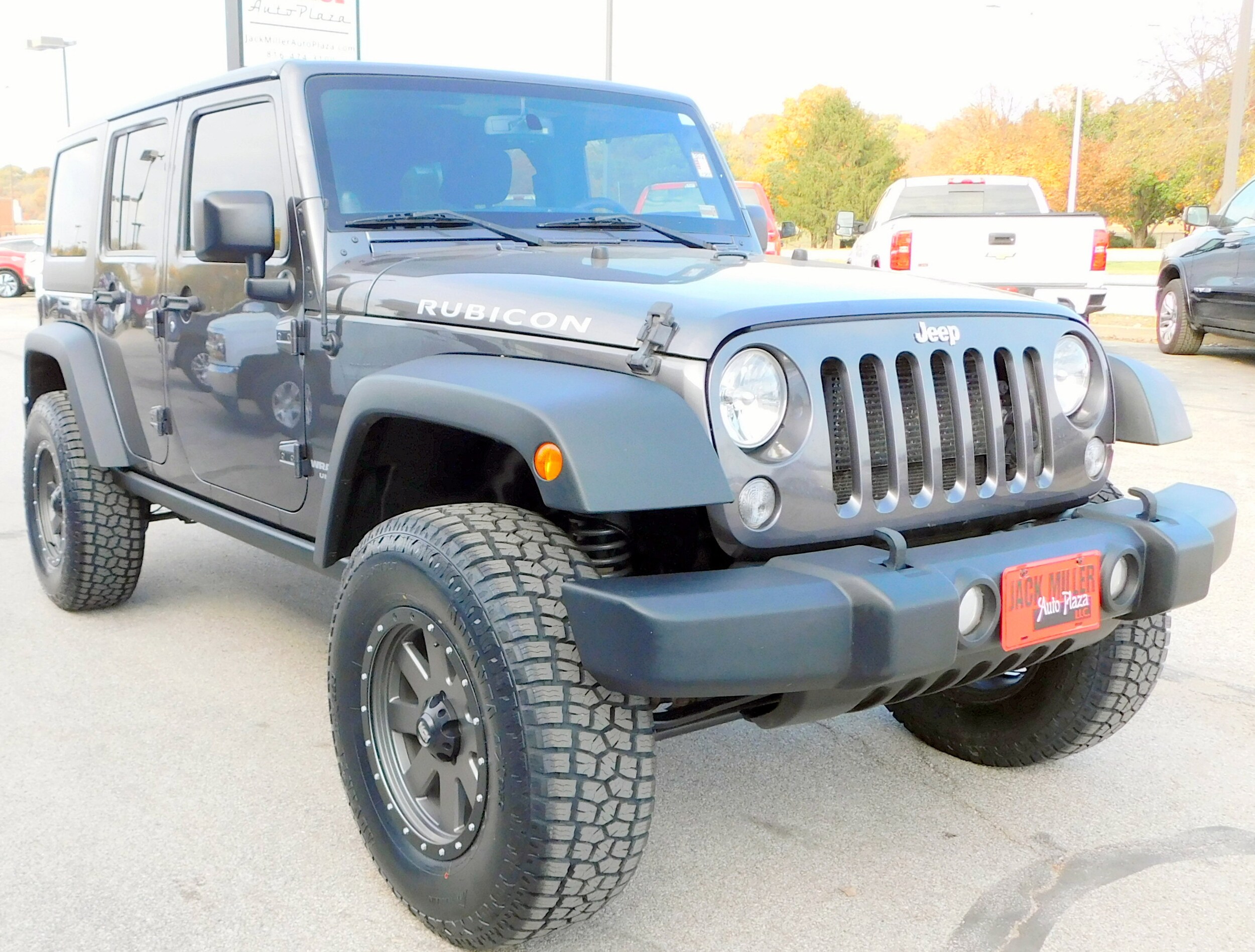 2014 Jeep Wrangler Unlimited Rubicon photo 2