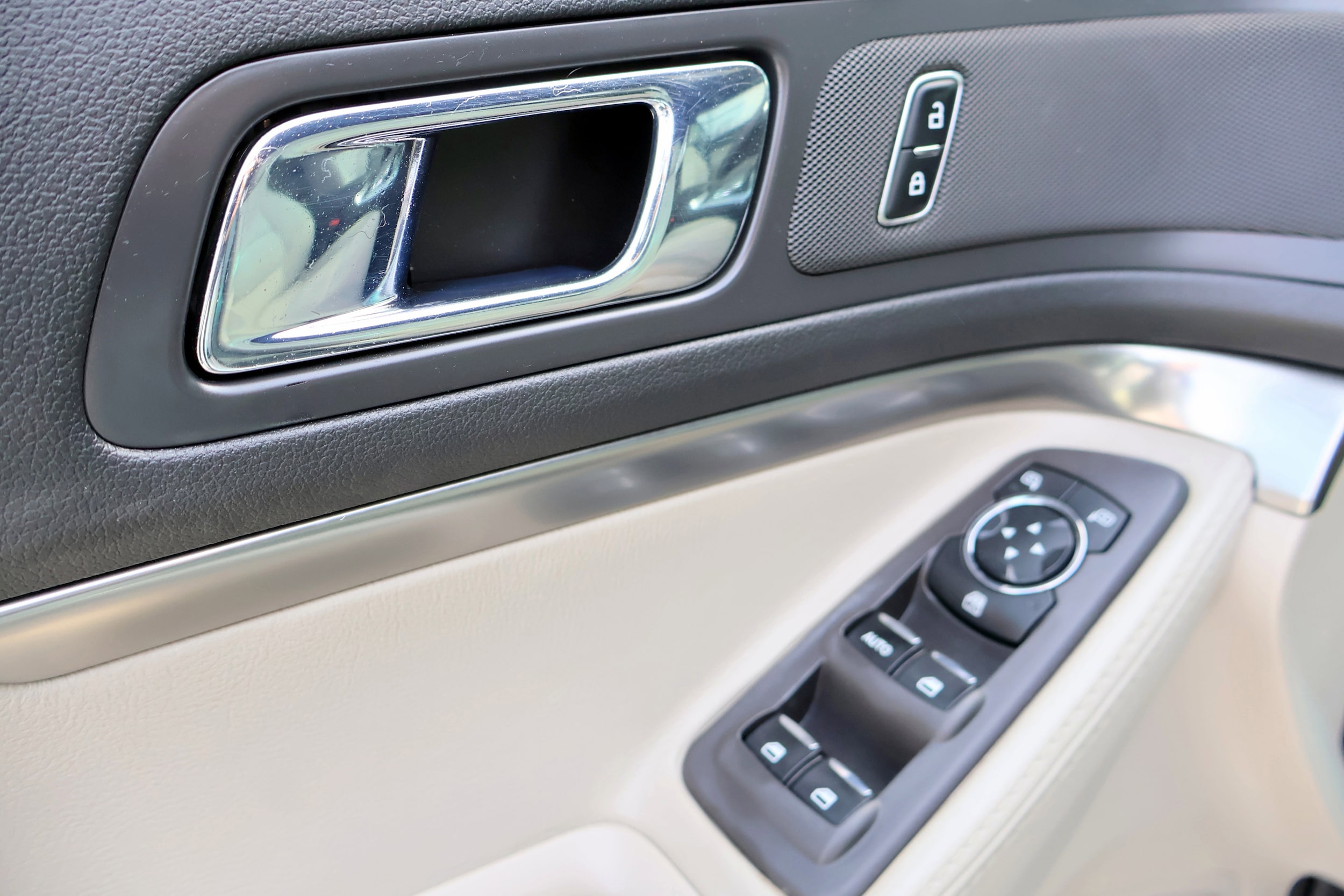 2015 Ford Explorer Base - Photo 21