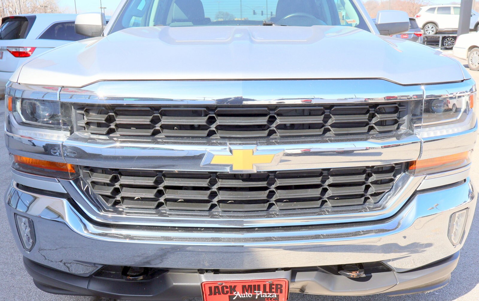 2018 Chevrolet Silverado 1500 photo 2