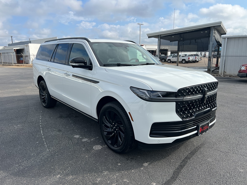 2025 Lincoln Navigator Reserve L's photo