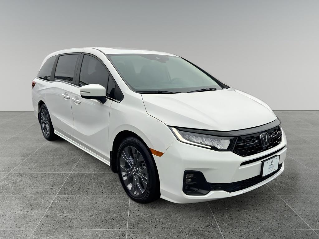2025 Honda Odyssey Touring's photo