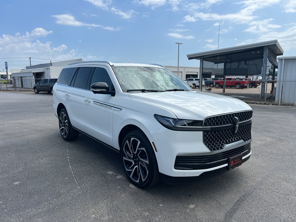 2026 Lincoln Navigator Reserve 4WD's photo