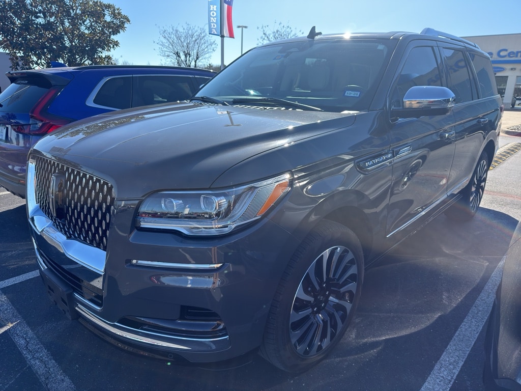 2024 Lincoln Navigator Black Label's photo
