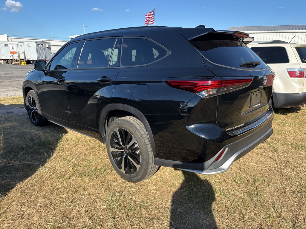 Used 2022 Toyota Highlander XSE Sport Utility
