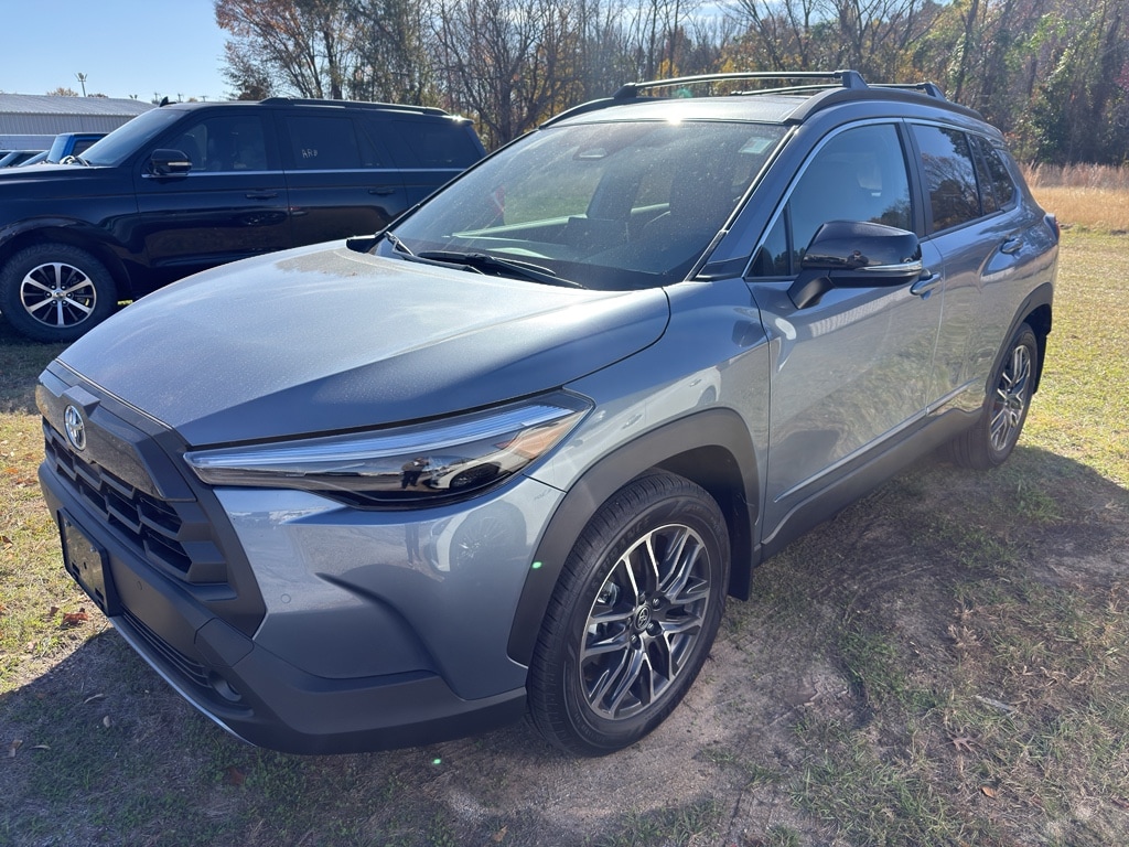 2026 Toyota Corolla Cross XLE's photo