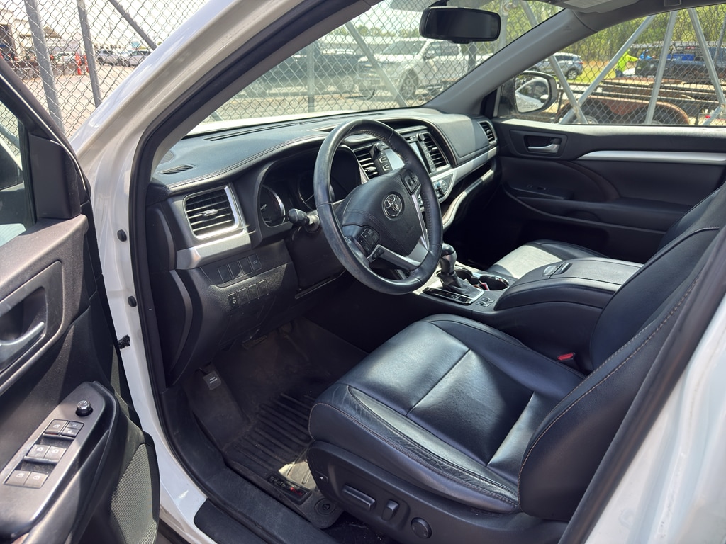 Used 2016 Toyota Highlander XLE Sport Utility