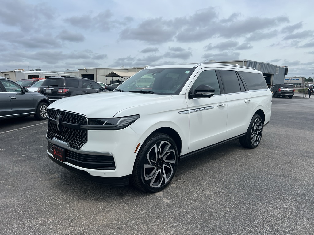 2026 Lincoln Navigator Reserve L - Photo 3