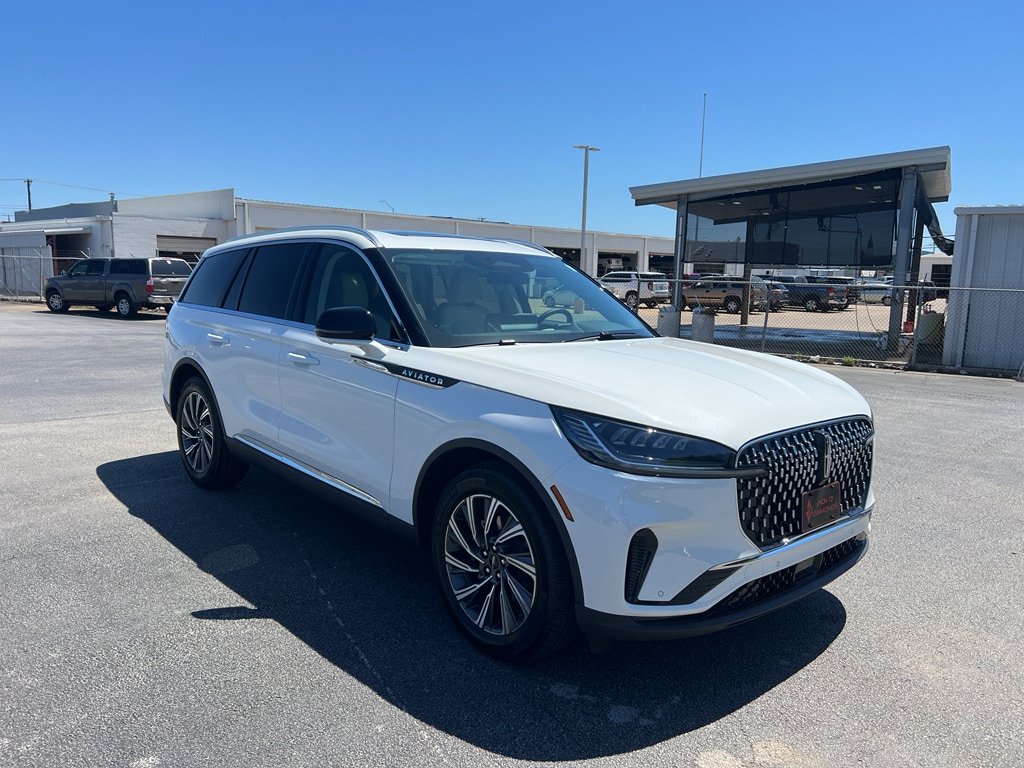 2026 Lincoln Aviator Premiere RWD's photo