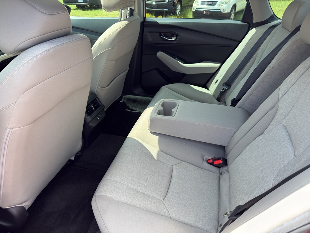 2025 Honda Accord SE - Photo 23