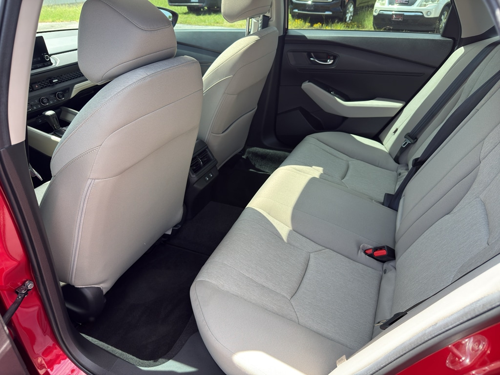 2025 Honda Accord SE - Photo 22