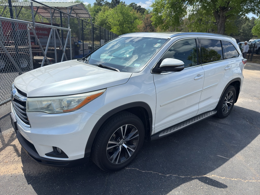 Used 2016 Toyota Highlander XLE Sport Utility