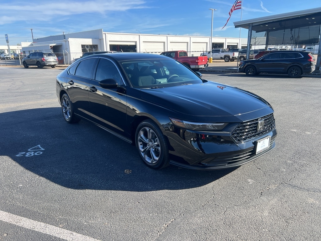 2024 Honda Accord EX's photo