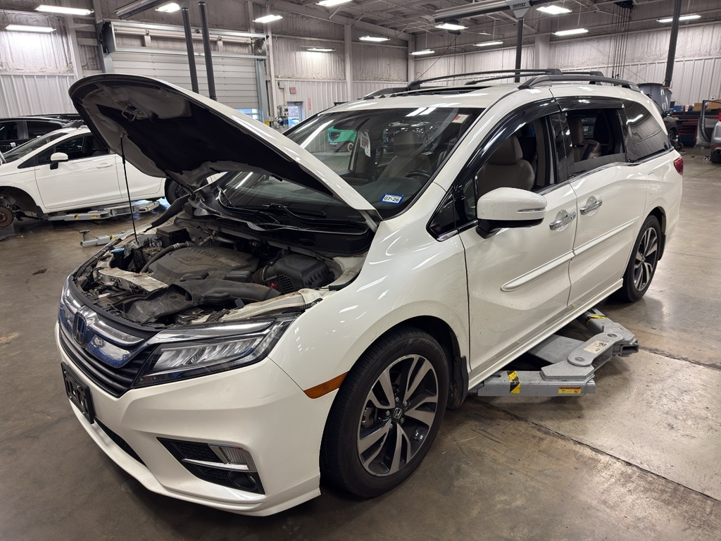2018 Honda Odyssey Elite's photo