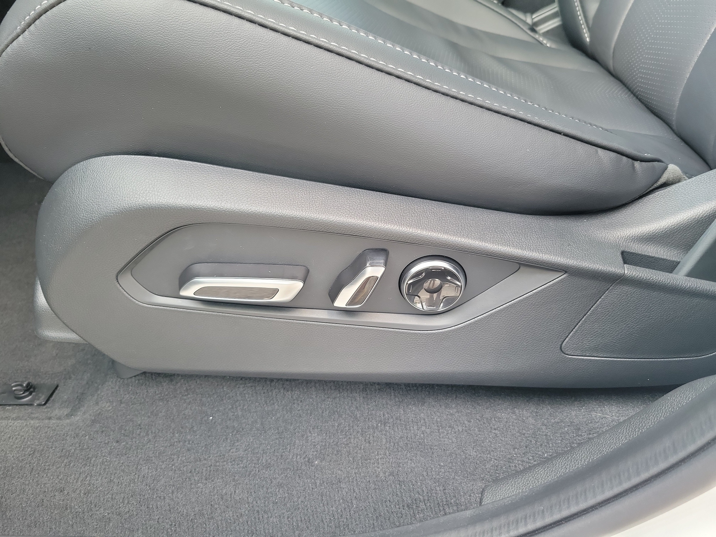2026 Acura MDX Technology Package - Photo 16