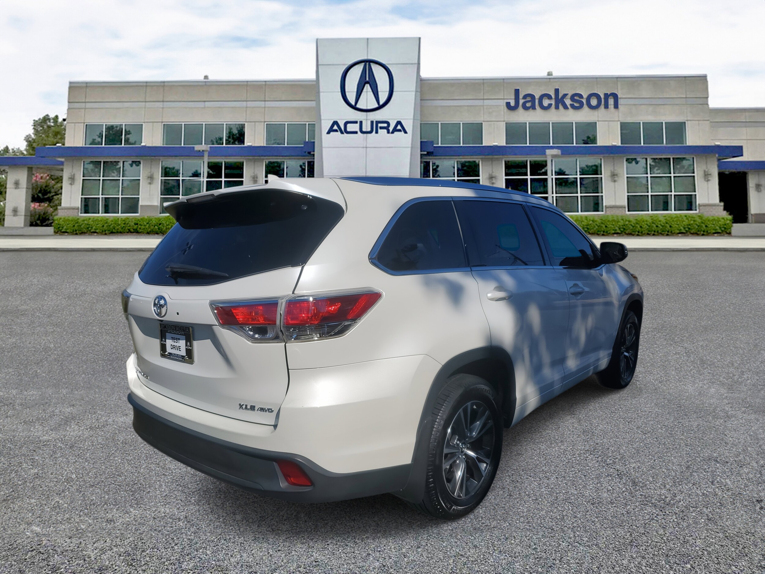 2016 Toyota Highlander Base Hybrid photo 3