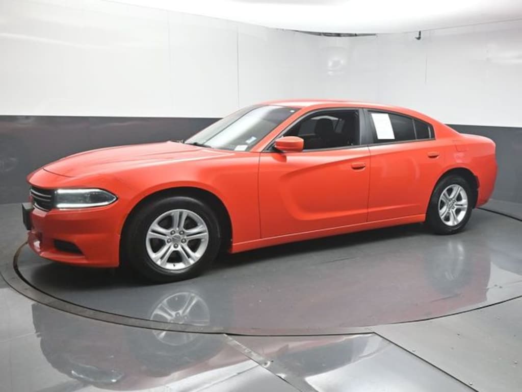 Used 2016 Dodge Charger SE Sedan