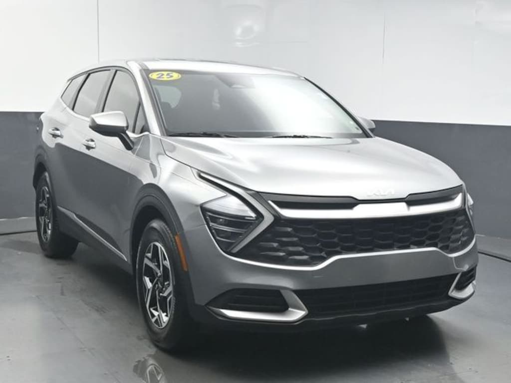 Used 2025 Kia Sportage LX SUV