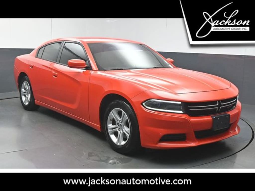 Used 2016 Dodge Charger SE Sedan