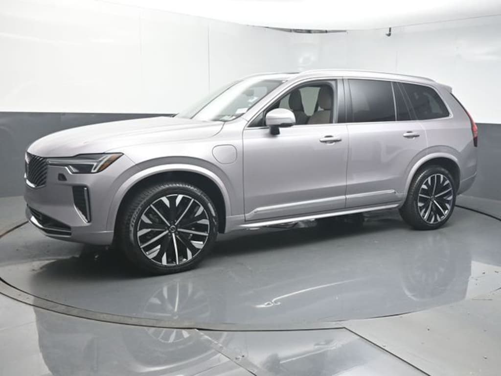 Certified 2026 Volvo XC90 plug-in hybrid T8 Core SUV