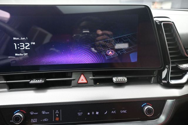 2025 Kia Sportage SX Prestige Hybrid - Photo 11