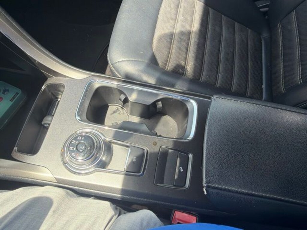 Used 2017 Ford Fusion SE Sedan