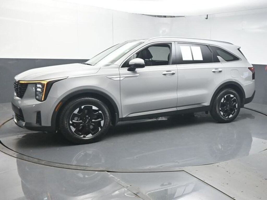 Used 2025 Kia Sorento S SUV