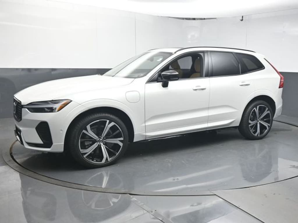 Certified 2025 Volvo XC60 plug-in hybrid T8 Ultra SUV