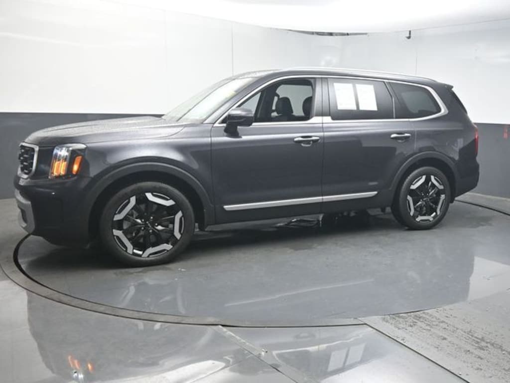 Used 2025 Kia Telluride S SUV