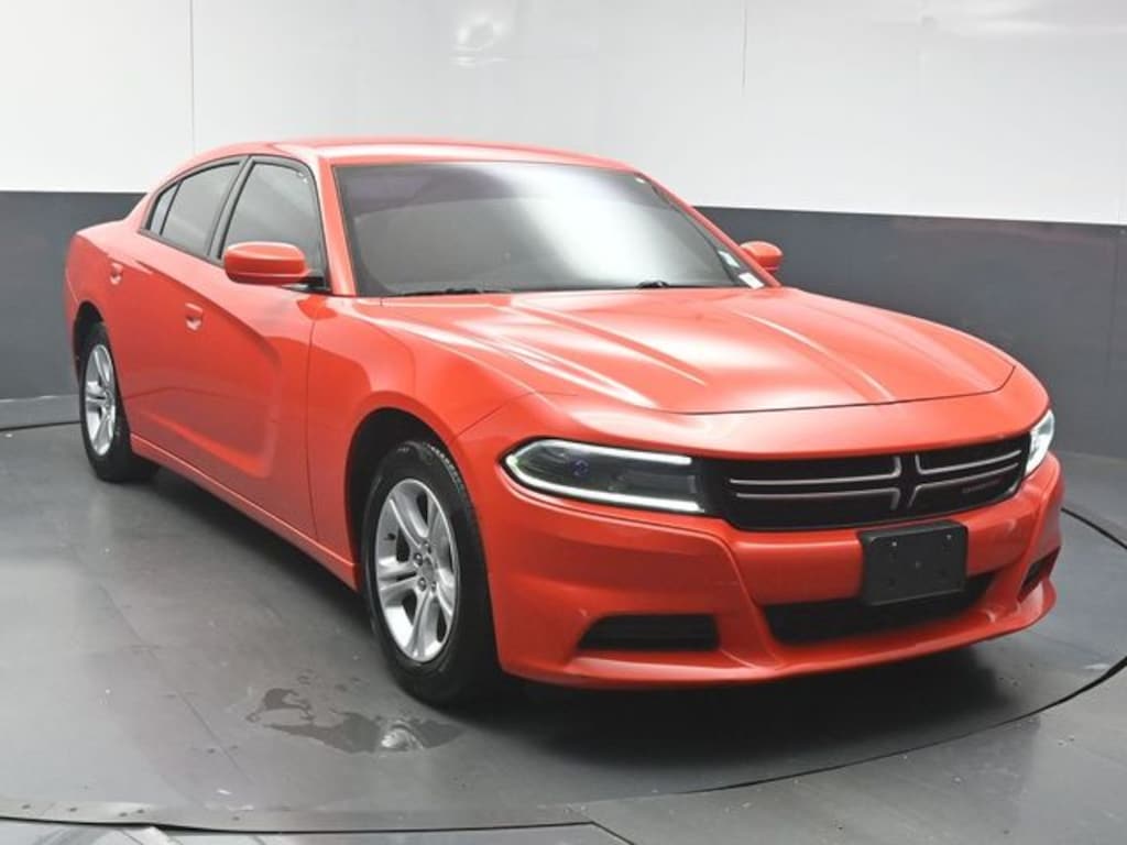 Used 2016 Dodge Charger SE Sedan