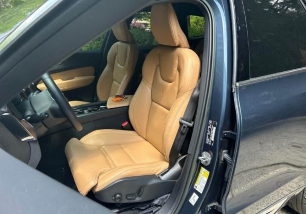 Certified 2023 Volvo XC60 B5 AWD Ultimate Bright SUV