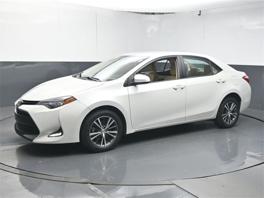 Used 2017 Toyota Corolla SE Sedan