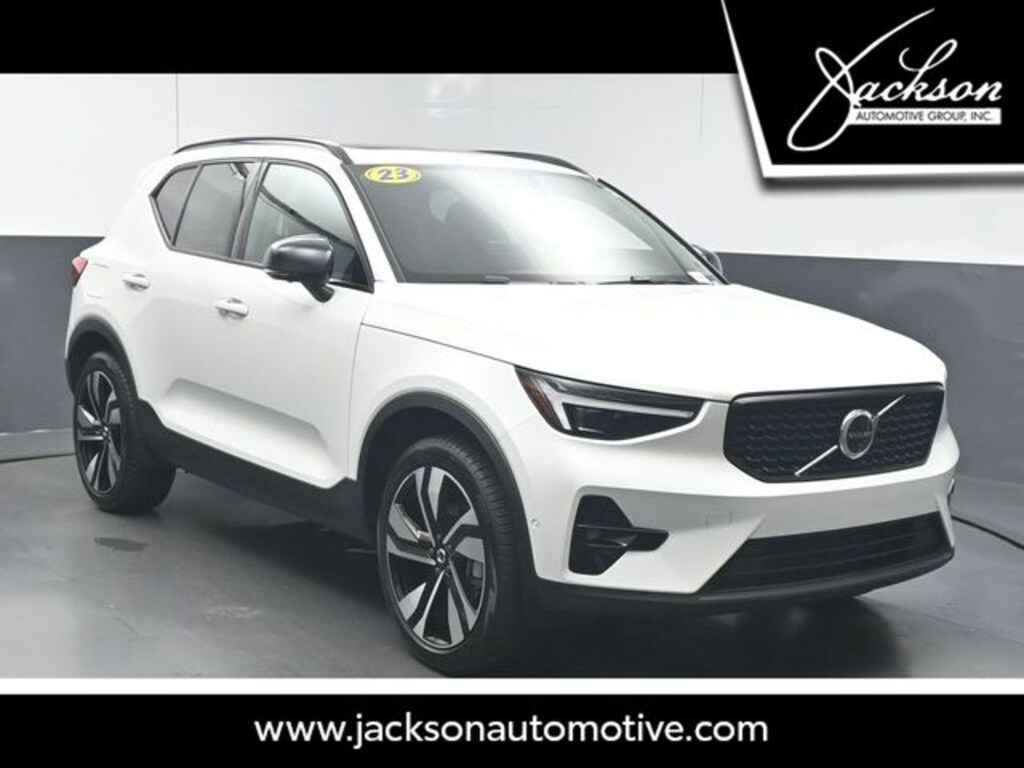 Certified 2025 Volvo XC40 B5 Ultra Dark Theme SUV