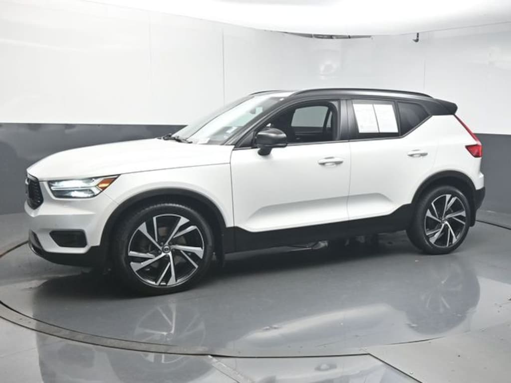 Used 2020 Volvo XC40 T5 R-Design SUV