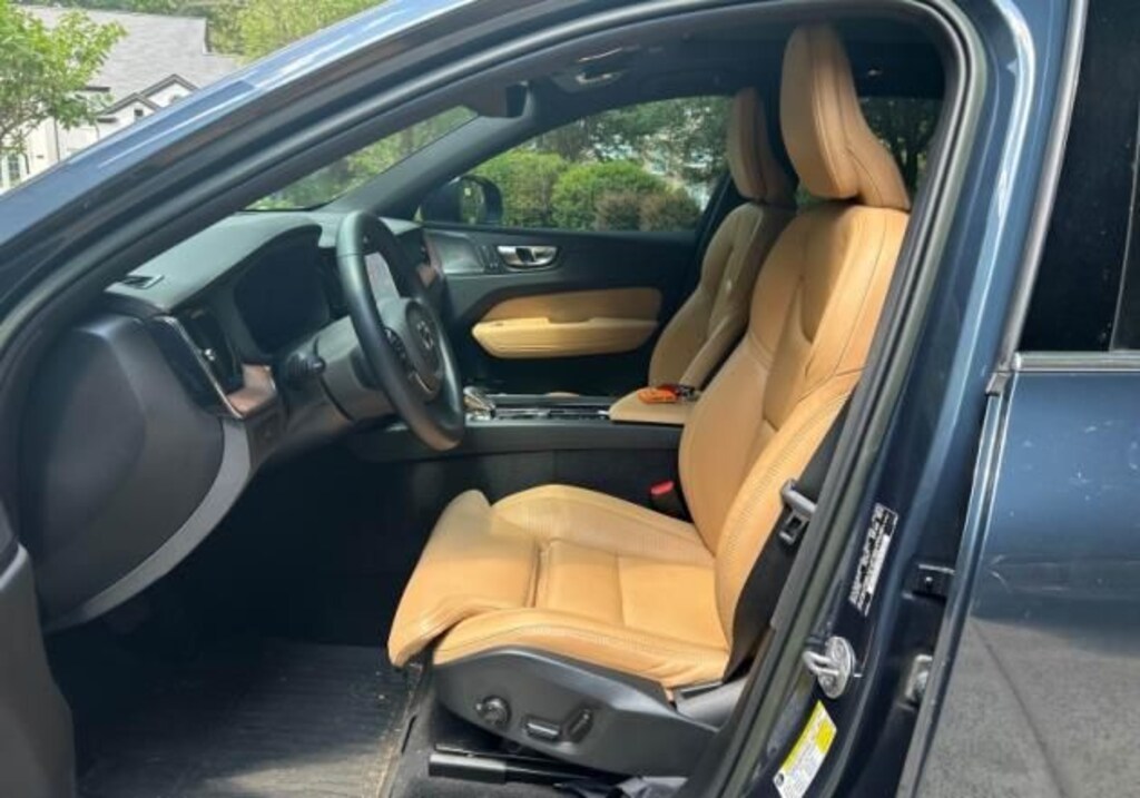 Certified 2023 Volvo XC60 B5 AWD Ultimate Bright SUV
