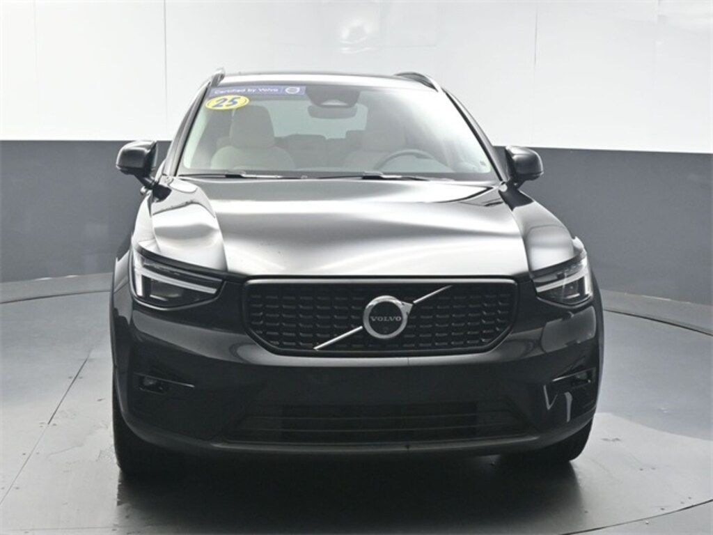 Certified 2025 Volvo XC40 B5 Ultra Dark Theme SUV