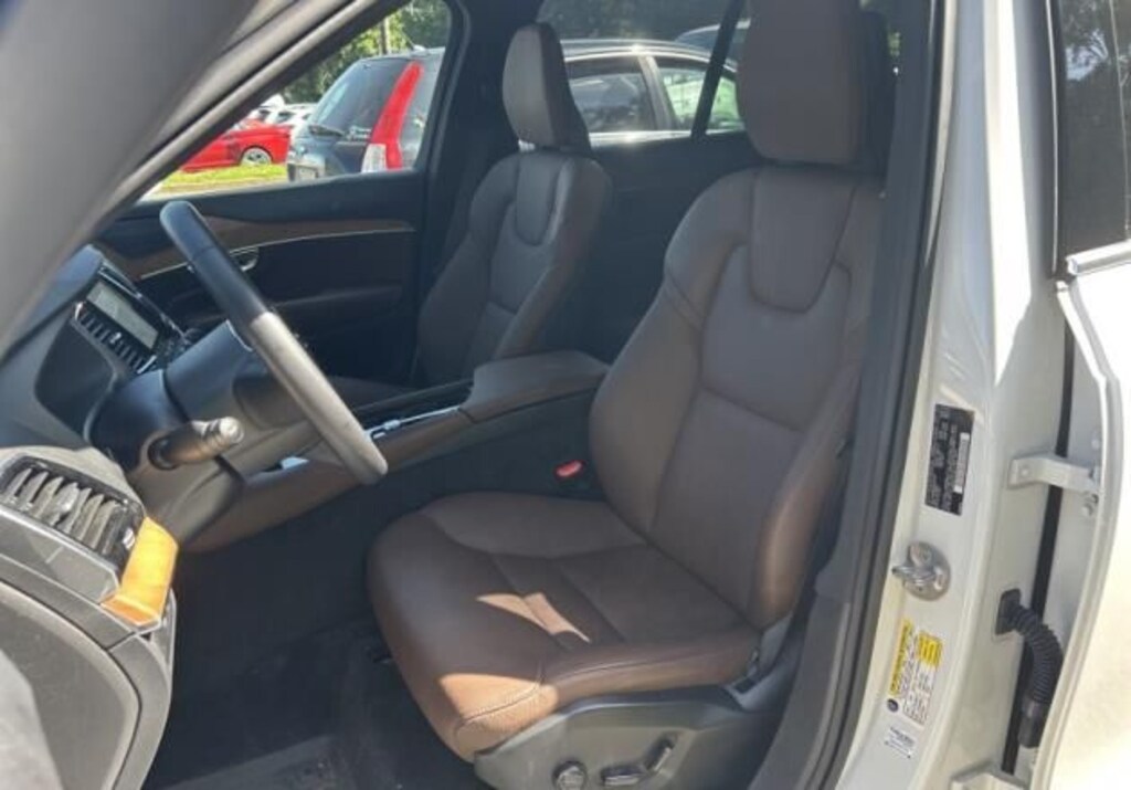 Certified 2024 Volvo XC90 plug-in hybrid T8 Plus Bright 7-Seater SUV