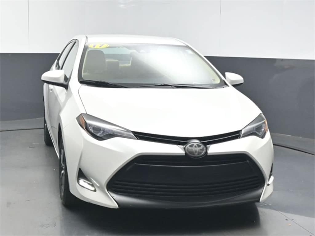 Used 2017 Toyota Corolla SE Sedan