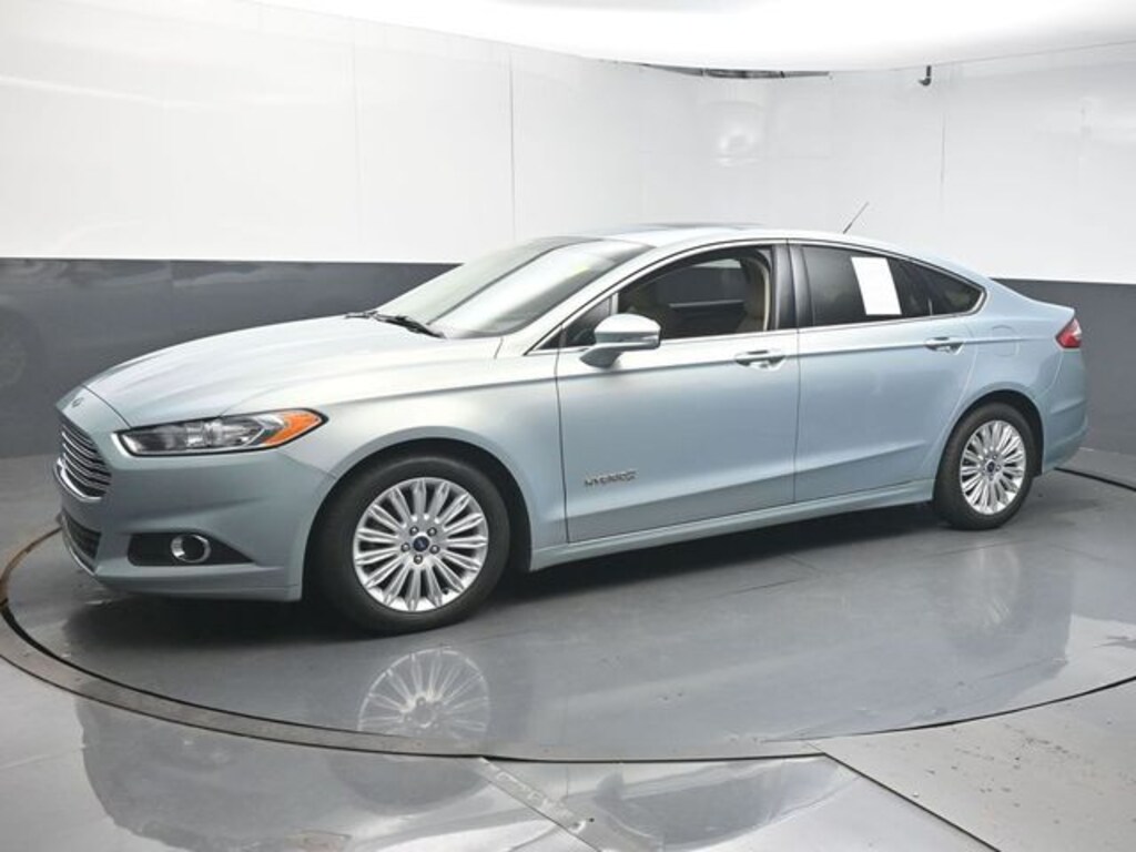 Used 2014 Ford Fusion Hybrid SE Sedan
